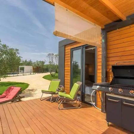 Strandhaus Ive: Beachfront Oasis With Whirlpool And Olive Grove Pula