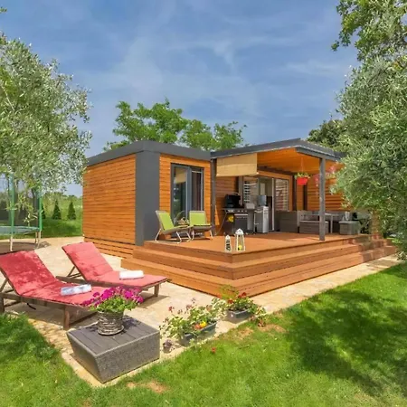 Strandhaus Ive: Beachfront Oasis With Whirlpool And Olive Grove *